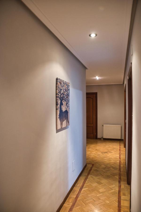 La Villa De Lore, Piso Completo Apto 6 Personas Con Garaje Avilés Exteriér fotografie